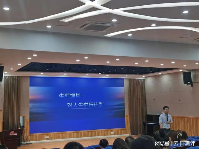 校企协同育新人 职业教育中心副校长冉峰与云日创心教育科技黄子华博士一行走访毅云科技